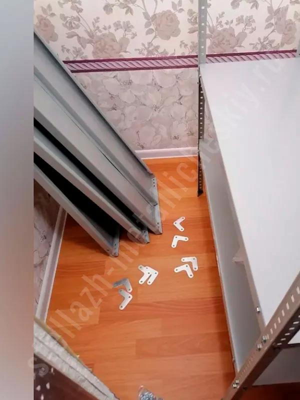 Металлические стеллажи для кладовки